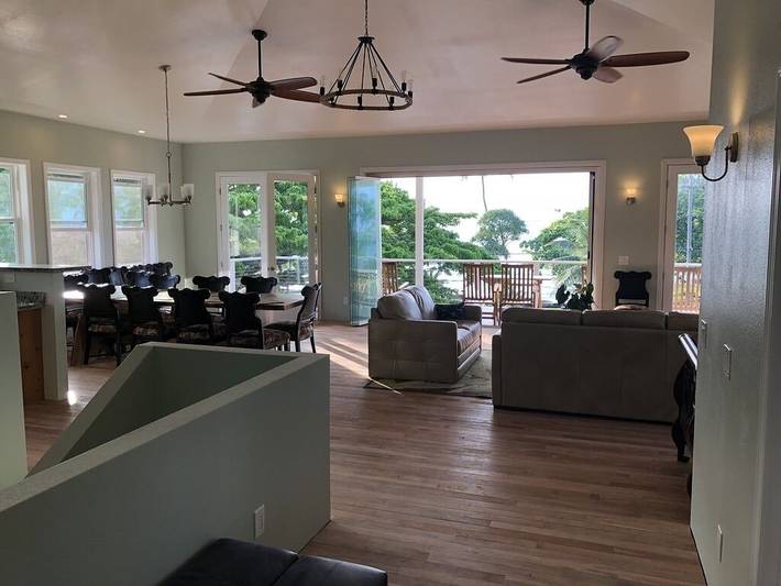 Vacation rental for 16 people, with yard in Hilo