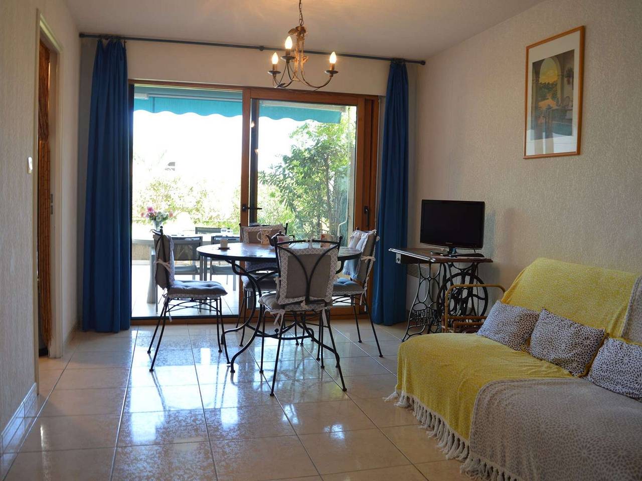 Appartement entier, Appartement 2 pièces avec jardin et terrasse à 180m de la mer in Cavalaire-sur-Mer, Parc national de Port-Cros