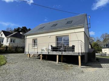 Gîte pour 7 personnes, avec terrasse et jardin à Carolles