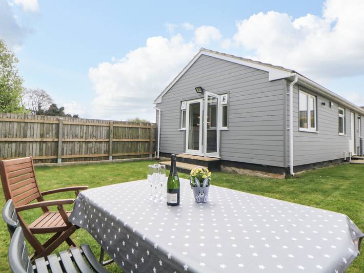 Log cabin for 4 people in Dawlish