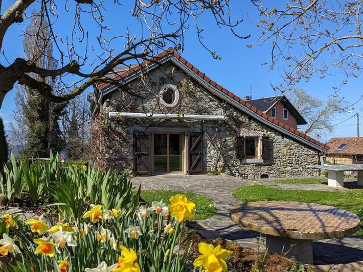 Location de vacances pour 6 personnes, avec Terrasse et Jardin ainsi que Vue sur le lac et Vue à Anthy-sur-Léman