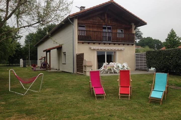 Gîte pour 8 personnes, avec Balcon et Jardin