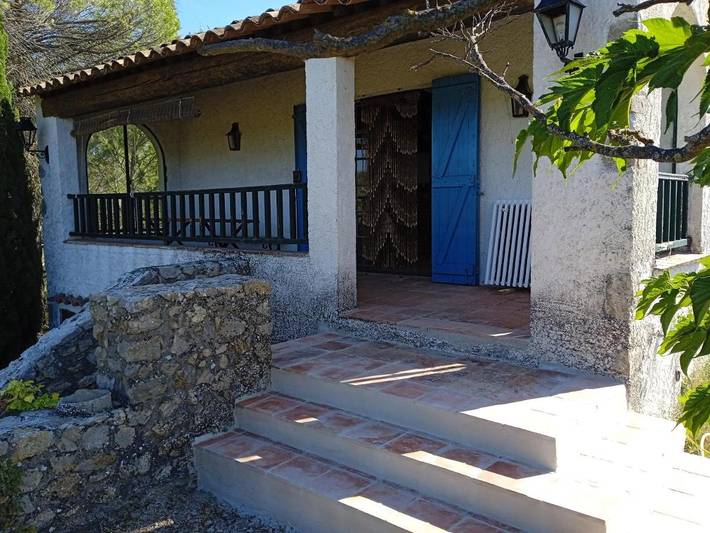 Location de vacances pour 4 personnes, avec vue et terrasse, animaux acceptés à Montmeyan - 2