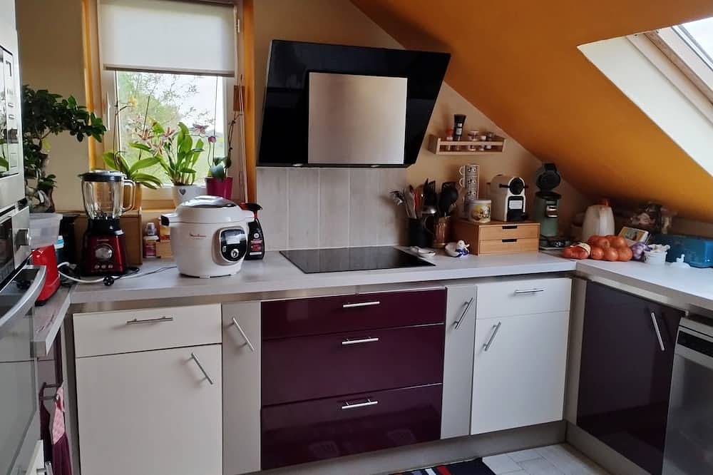 Colette Art Deco room in quiet farmhouse near circuit, pets welcome in Marigné-Laillé, Sarthe