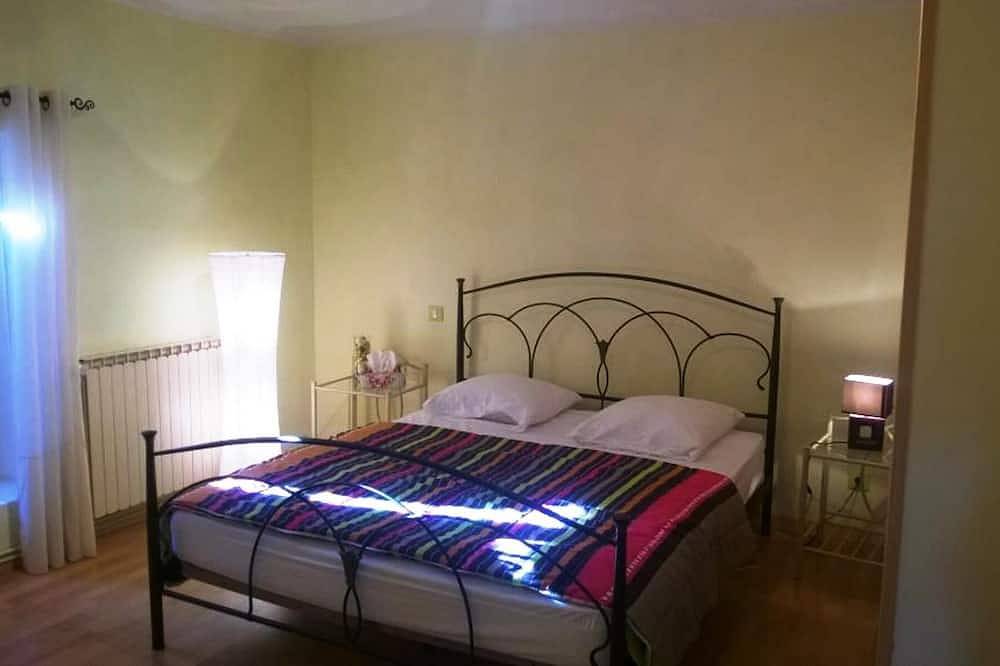 Sehr schönes mittelalterliches Gebäude mit Panoramablick, beheizter Pool in Vézénobres, Alès und Umgebung