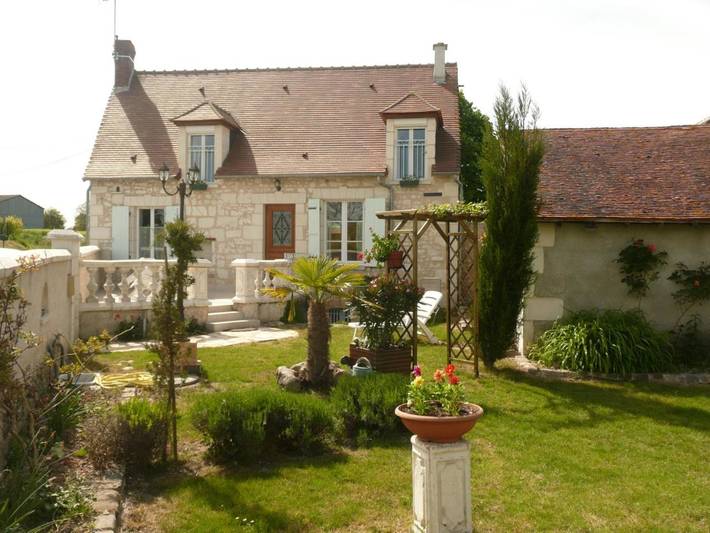 Location de vacances pour 6 personnes, avec Terrasse ainsi que Jardin et Vue à Cussay