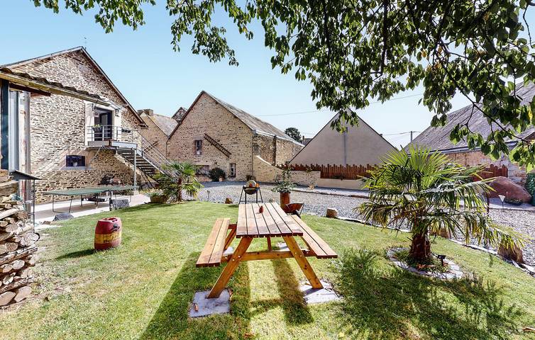 Gemütliche Wohnung mit Garten und Parkplatz in der Nähe von La Mayenne in Neuilly-le-Vendin, Parc naturel régional Normandie-Maine