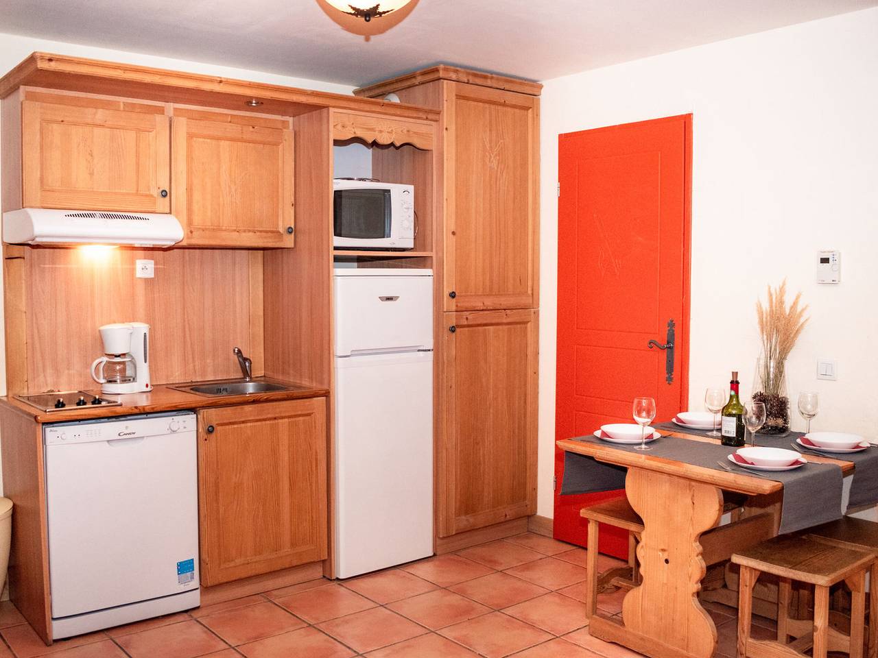 Studio entier, Studio 4 personnes avec balcon et parking à Pra Loup 1500 in Pra-Loup (station de ski), Pra-Loup