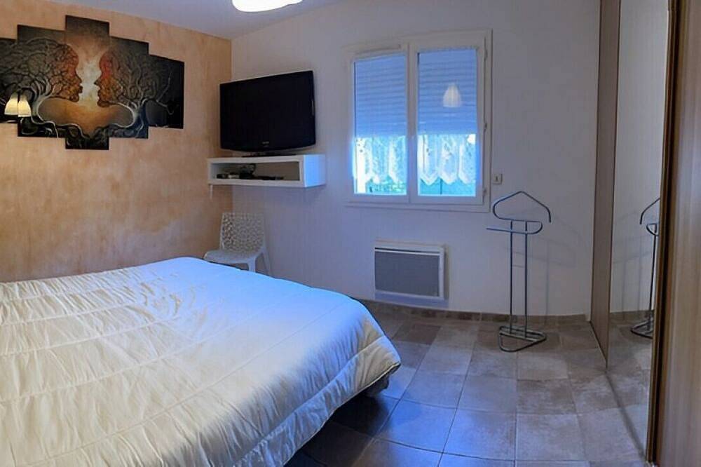 Gîte « Maguy Les Oliviers »: Vista a la montaña, Wi-Fi y aire acondicionado in Couiza, Parque Natural Regional Corbières-Fenouillèdes