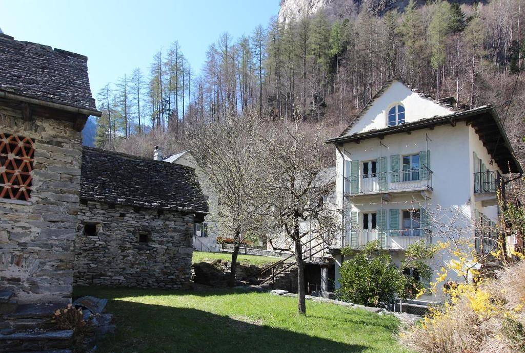 Eva-Ferienhaus in Brione, Tessiner Alpen