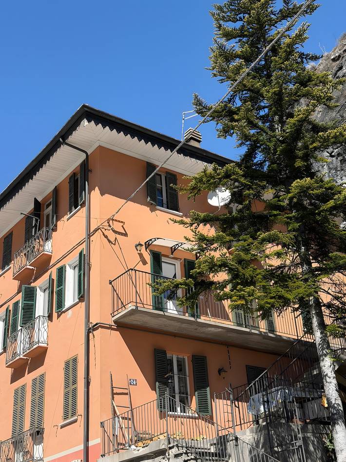 Entire apartment, Apartment 'Casa Nais' with Mountain View and Balcony in Acceglio, Cuneo Province