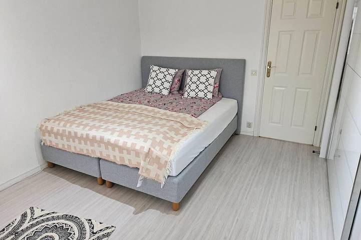 3Br House, Sleeps 7 with Balcony-Garden-Bbq-FreeP in Malmö, Schwedische Ostsee