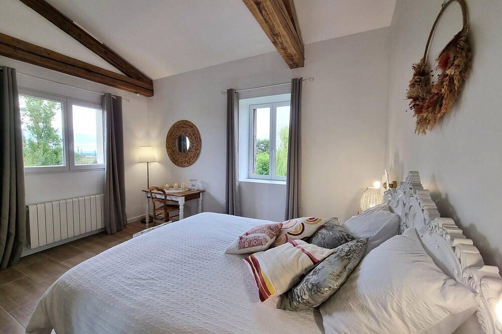 Gîte charmant de 5 pers. avec terrasse et nature à Précieux in Précieux, Montbrison