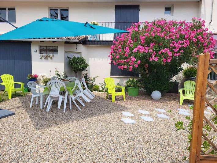 Location de vacances pour 6 personnes, avec jardin, adapté aux familles à Castillon-la-Bataille