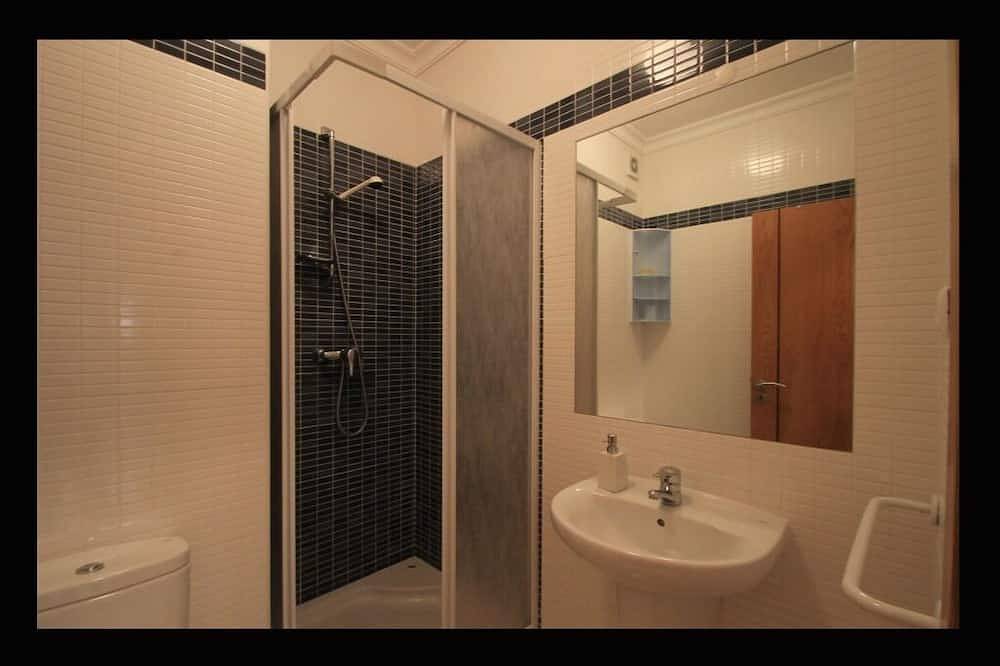 Ganze Wohnung, Strand zu Fuß erreichbar, Great Pool, Hugeterrace, 4 Personen in Alporchinhos (Atlantikküste), Armação de Pera