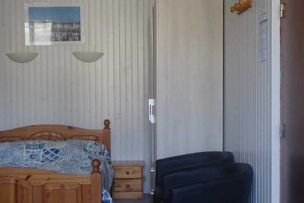 Appartement entier, Studio 27m² pour 2 avec Wifi+jardin+barbecue+abri permettant de ranger des vélos in Dieppe, Région de Dieppe