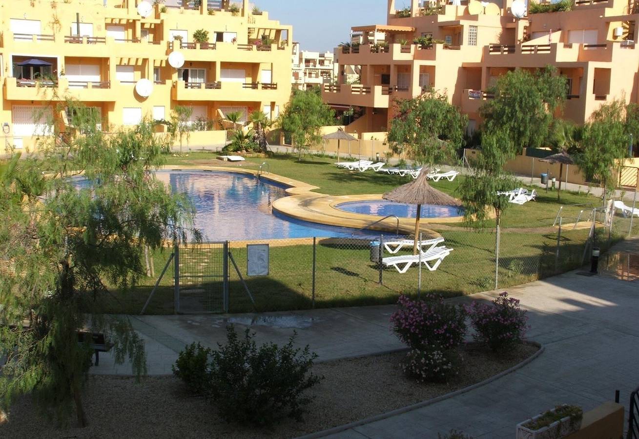 Entire apartment, Homely Apartment in El Faro with Pool, Terrace, Balcony, A/C & Wi-Fi in Playas de Vera, Vera
