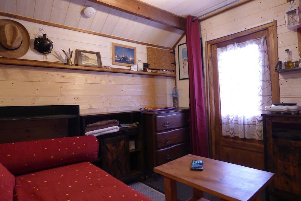 Cabane Face aux Glaciers (May>October) in wooded garden for 2 max, outdoor shower in Saint-Jean-d'Arves, Región de Saint-Jean-de-Maurienne