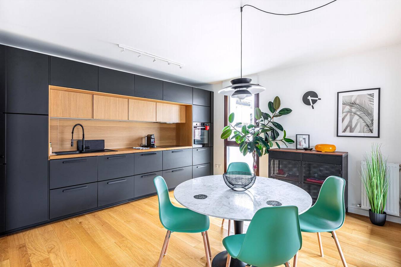 Appartement entier, Guestready - Beau Séjour avec terrasse in Saint-Denis, Seine-Saint-Denis