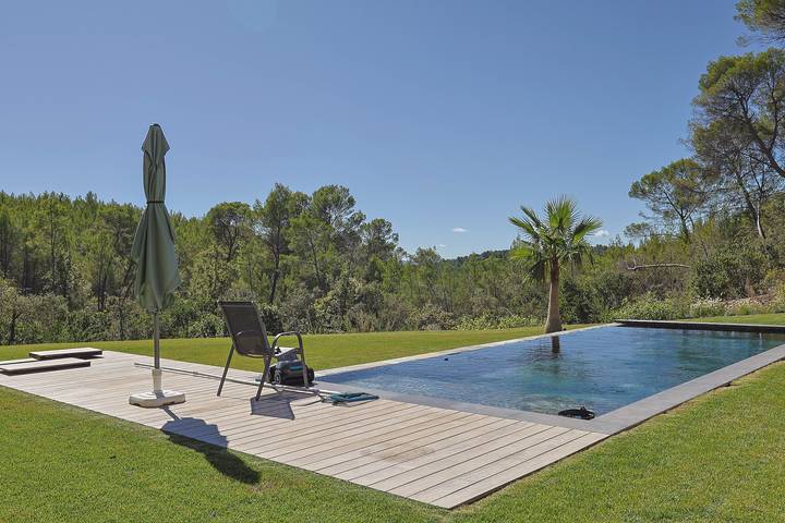 Location de vacances pour 8 personnes, avec terrasse et jardin à Flayosc - 4