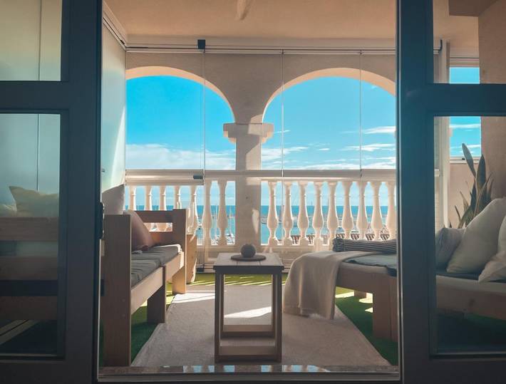 Apartamento para 4 personas, con vistas además de terraza y piscina, Se admiten mascotas en El Ejido
