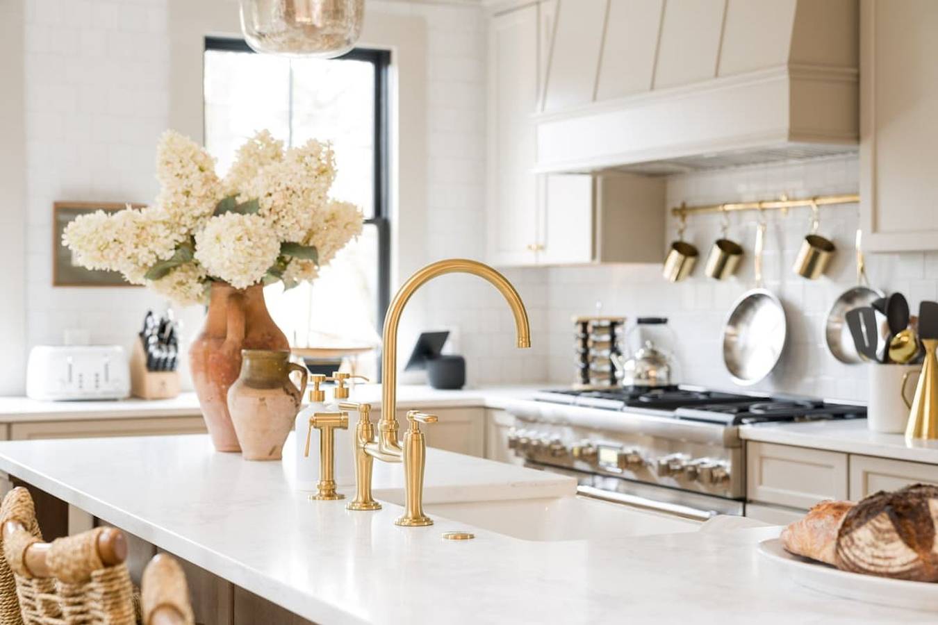 Ganze Wohnung, The Queen Anne Suite A Newport Seaside Retreat in Newport, Newport County