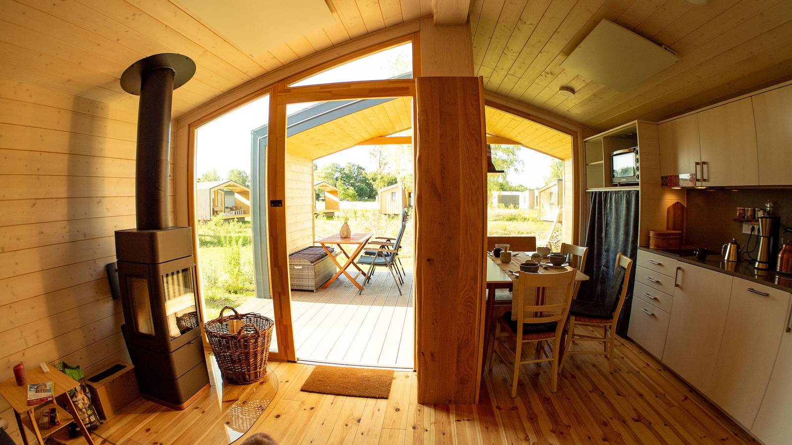 (408) Kleini-Haus mit Kamin und Strandkorb in Bleckede, Mecklenburgisches Elbetal