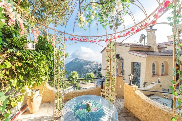 Villa pour 10 personnes, avec balcon ainsi que jardin et piscine dans les Alpes maritimes - 2