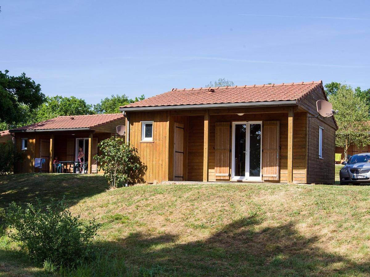 Chalet Longeau-Percey, 3 pièces, 6 personnes - Fr-1-611A-6 in Villegusien-le-Lac, Haute-Marne
