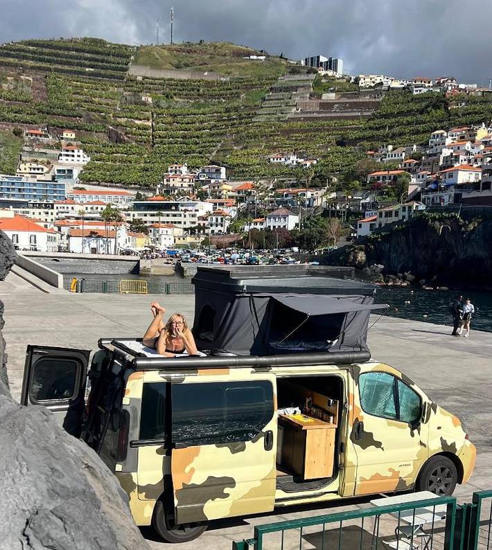 Camping para 4 pessoas, com piscina e vista e ainda terraço, com animais de estimação em Madeira