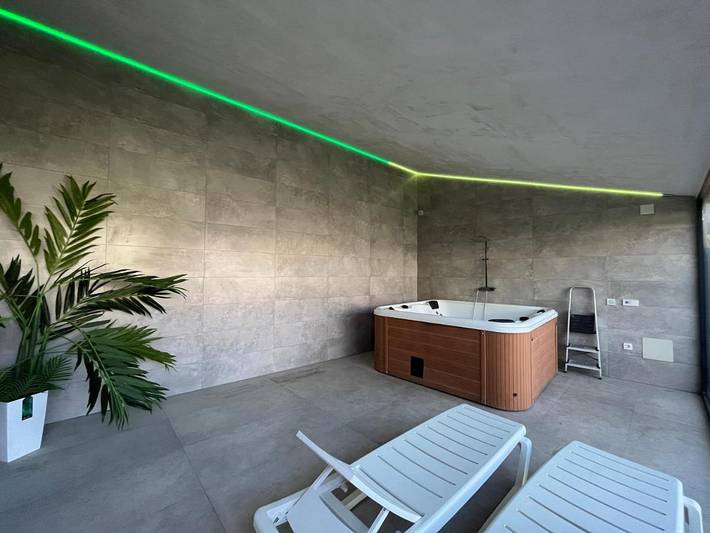 Casa de vacaciones para 16 personas, con piscina y jacuzzi además de jardín y terraza en Provincia de Albacete - 2