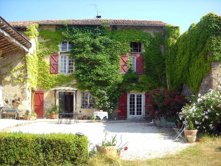Chambre d’hôte pour 3 personnes, avec jardin et piscine
