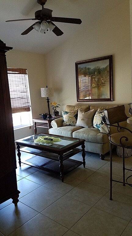Vacation rental for 4 people, with balcony and hot tub in Estero