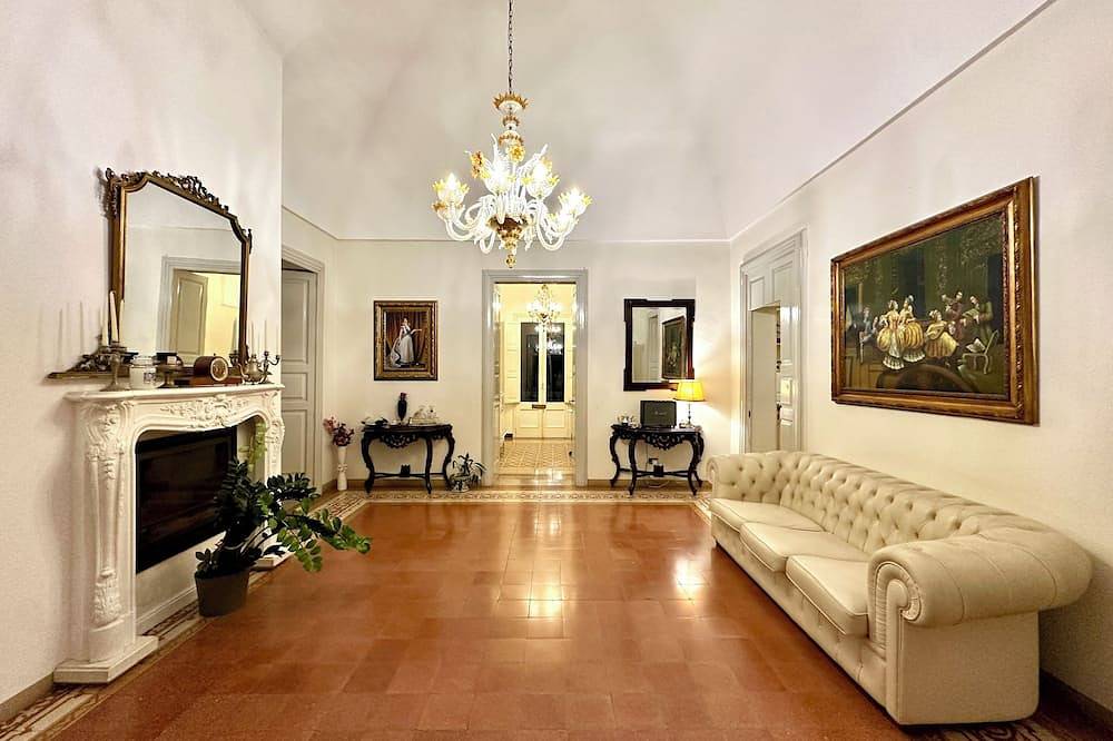 Vintage villa with swimming pool surrounded by the park of 4 hectares 5 minutes walk sea in Nardò, Nardò (municipio)