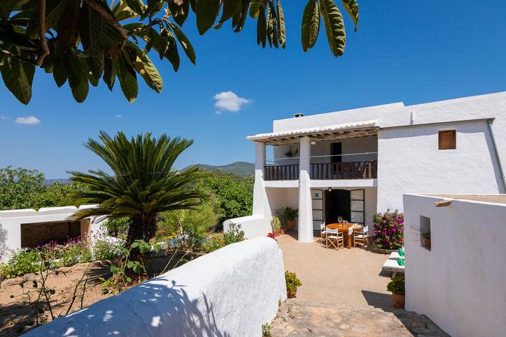 Villa pour 6 personnes avec terrasse in Sant Carles de Peralta, Santa Eulària des Riu