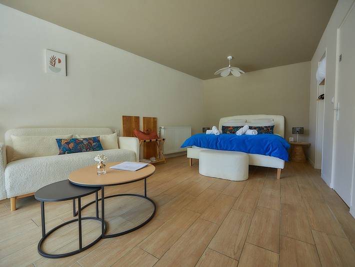 Gemütliches Zimmer mit privater Terrasse und WIFI in Laignes, Montbard und Umgebung