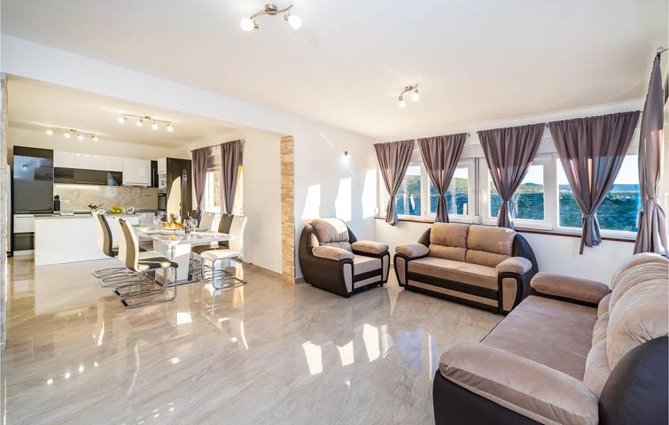 Ferienhaus für 9 Personen, mit Ausblick und Terrasse sowie Pool, mit Haustier in Jasenice - 4