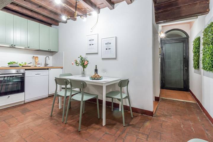 Apartment for 5 people, with balcony/terrace in Florence