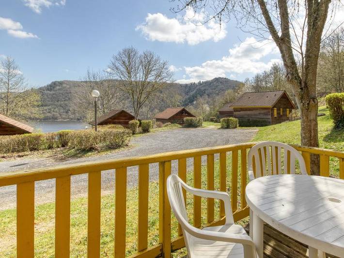 Résidence Vacancéole Les Chalets de la Chazotte - Chalet 5 persons - 3 rooms 5 people in Saint-Jacques-d'Ambur, Puy-de-Dôme