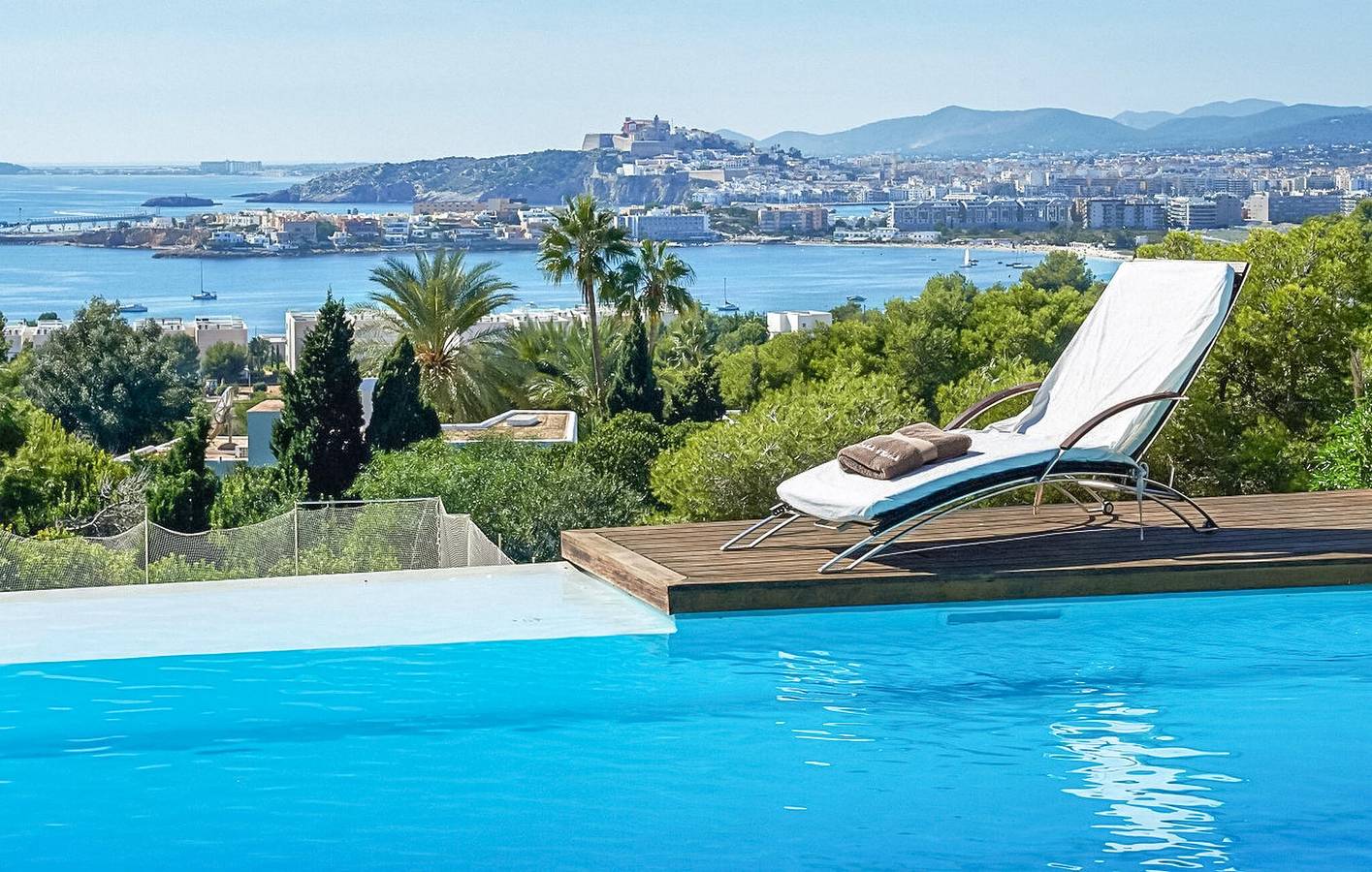 Sea View Apartment with Pool, AC, and Parking in Cap Martinet, Santa Eulària des Riu