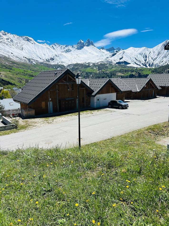 Appartement entier, Appartement 'Albiez 4 à 6 personnes' avec vue montagne et balcon in Col du Mollard, Albiez-Montrond