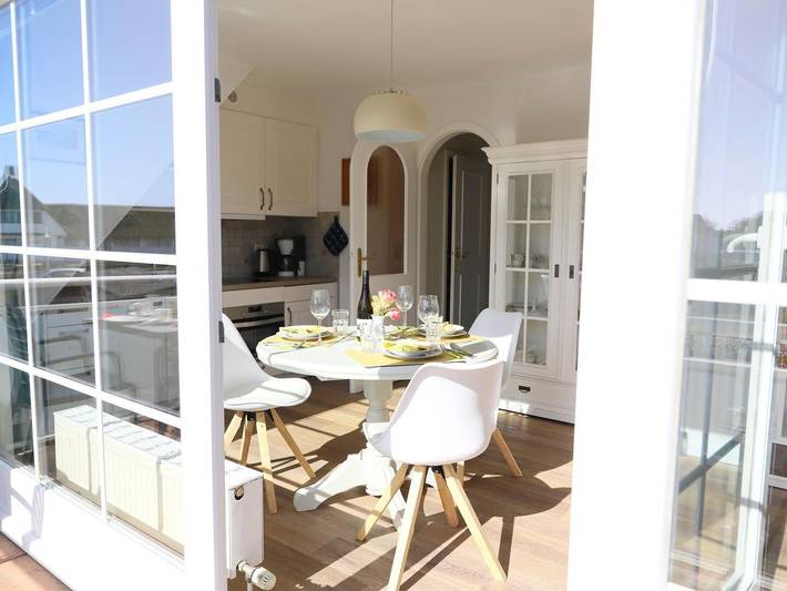 Ganze Wohnung, Wenningstedt – Ruhige 2-Zimmer-Wohnung nahe Strand mit Süd-Balkon in Nordfriesische Inseln (Schleswig-Holstein) (Schleswig-Holstein), Wenningstedt