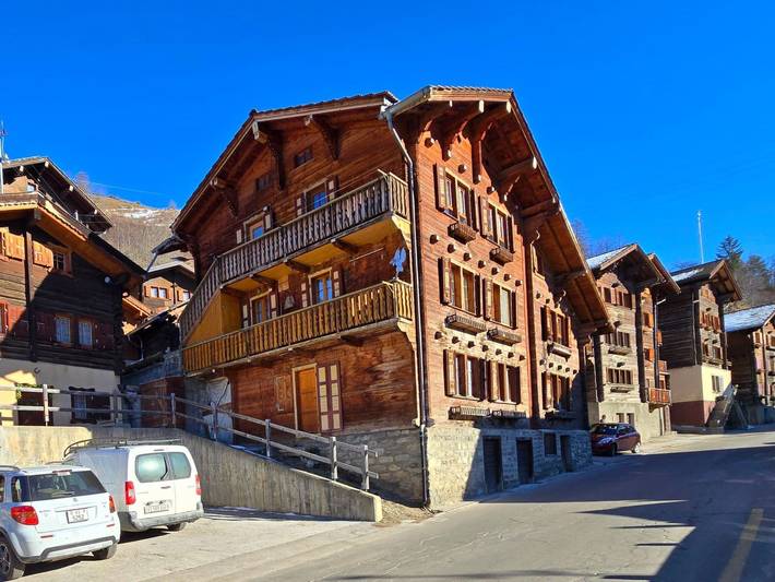 Gîte pour 4 personnes, avec terrasse à Saint-Martin (Suisse)