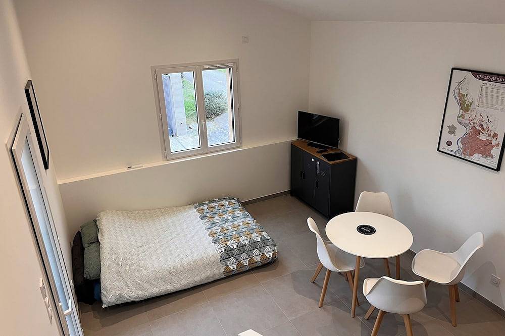 Appartement entier, Gîte au cœur des vignes in Chanos-Curson, Région de Valence