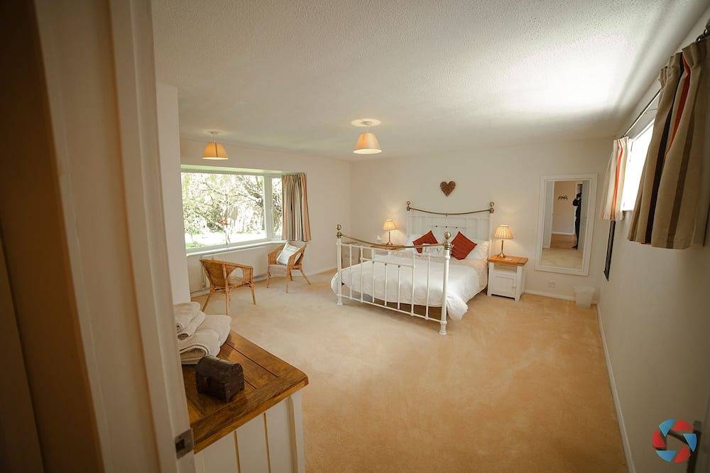 Gran bungalow independiente y jardín dentro del pueblo con pubs y tienda in Holywell-cum-Needingworth, Cambridgeshire