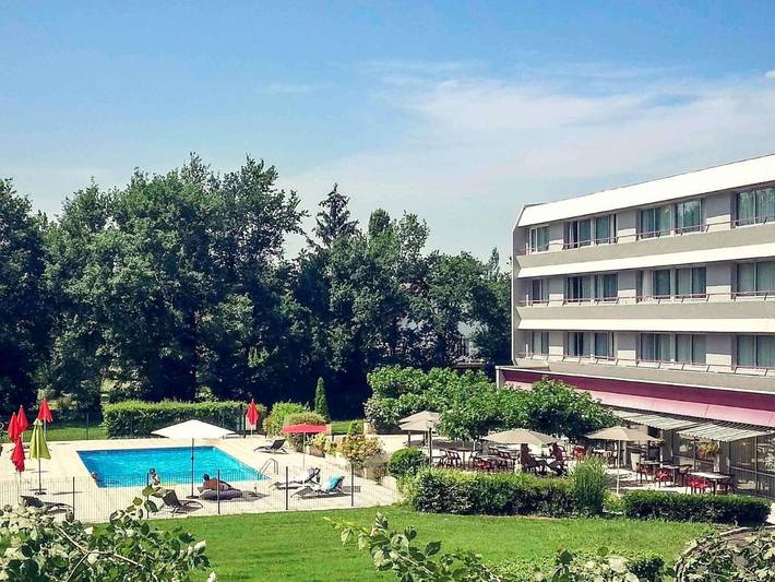 Hôtel pour 2 personnes, avec piscine et jardin à Ussac