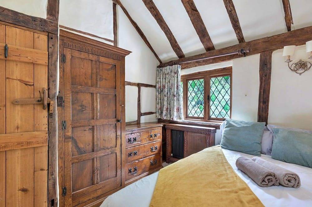 Wunderbares  Ferienhaus für 6 Gäste mit Whirlpool,  W-Lan und Tv in Worth (West Sussex), West Sussex