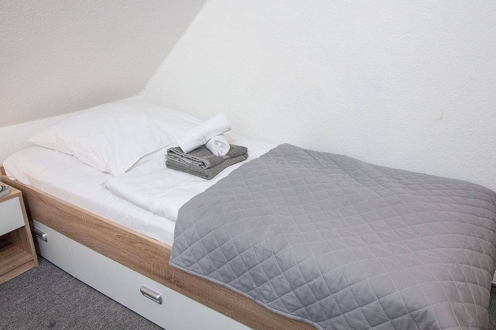 Apartamento entero, Bonito apartamento para 4 personas con Wifi, Tv, balcón, mascotas permitida y aparcamiento in Norddeich, Norden y sus alrededores