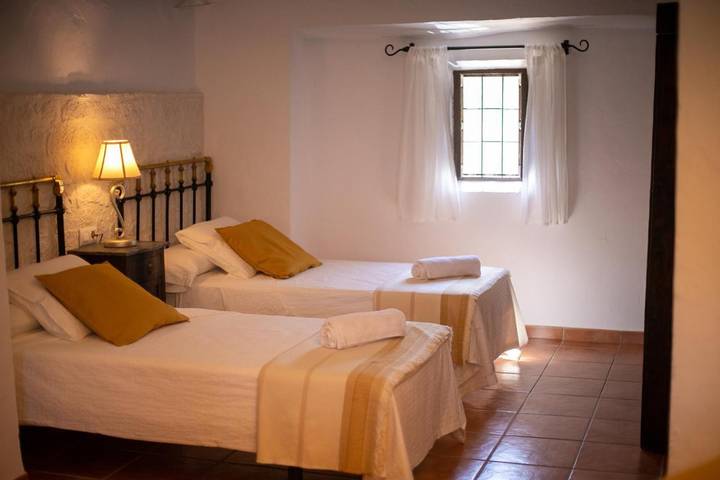 Chalet para 4 personas, con piscina además de vistas y jardín en Sierras Subbéticas - 4