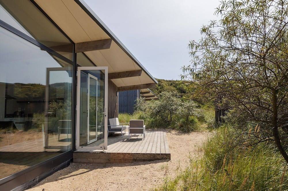 Modern toevluchtsoord bij de duinen in Overveen, Nationaal Park Zuid-Kennemerland